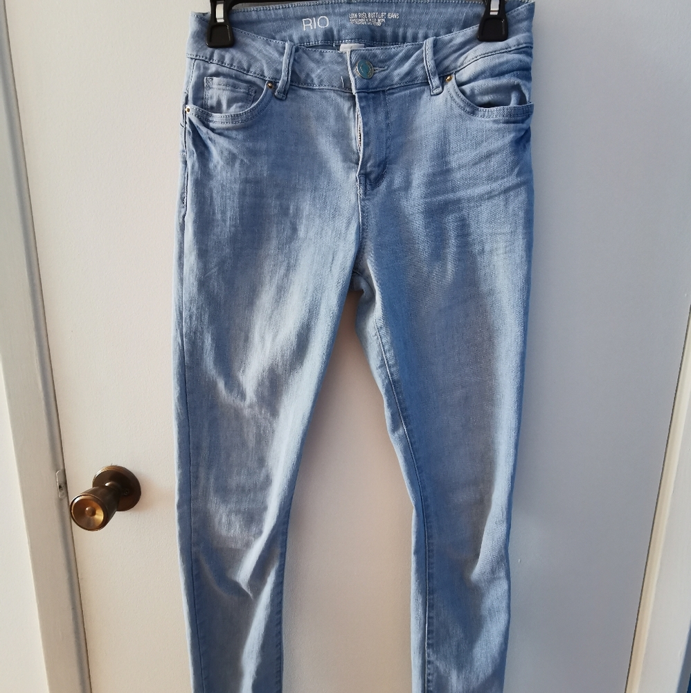 Jeans - Picture 2 of 3